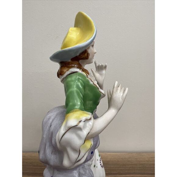 Vtg 8" Woman in Blue Hat Gold Trim Figurine Made in Japan Hand Painted Porcelain - Picture 6 of 15